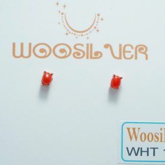 [BẠC 925 xi kim vàng ] Bông tai đá san hô đỏ với thiết kế cổ điển hình bầu dục - WHT 110