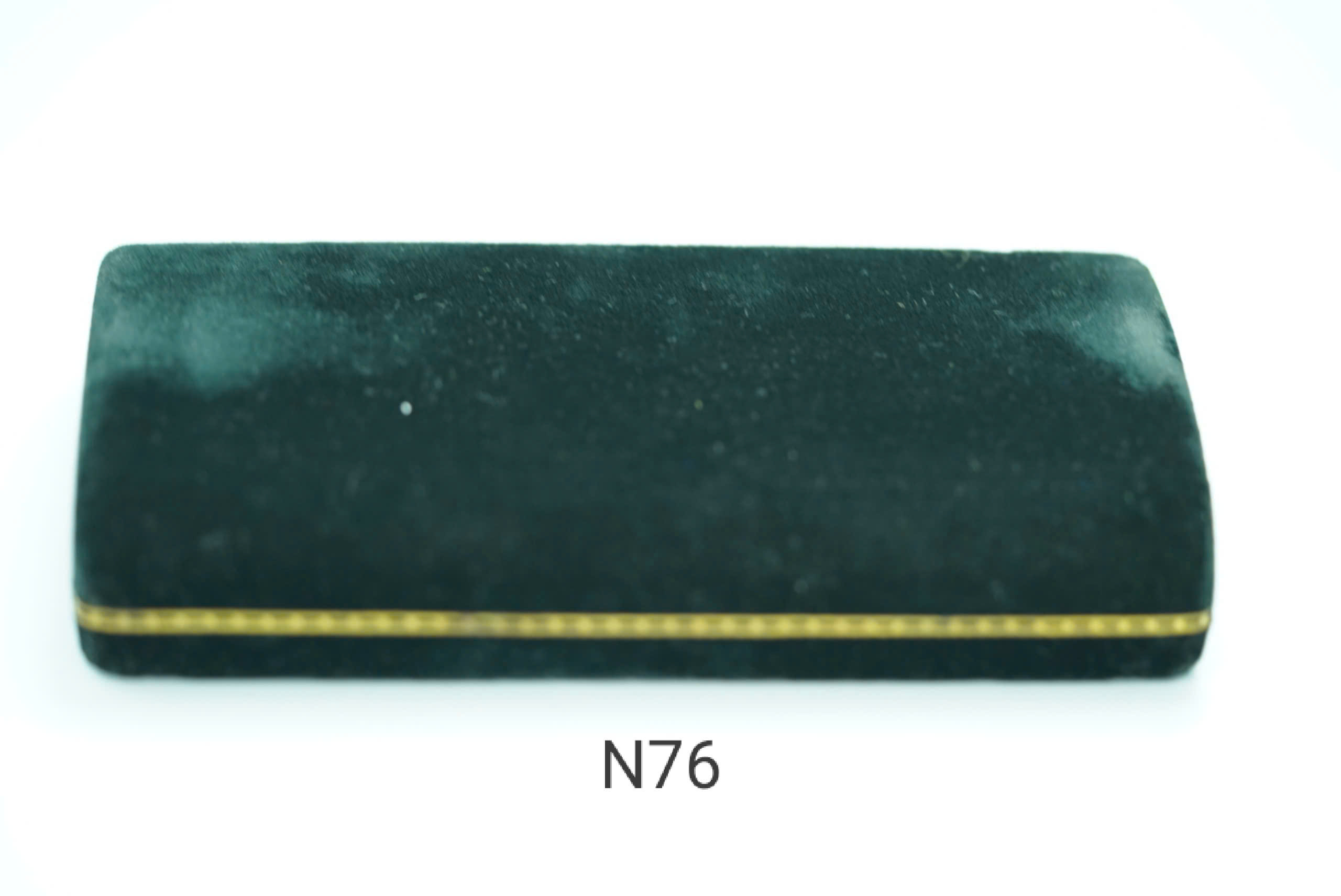 Hộp nhung đen hình chữ nhật si Nhật 1 - N76/N77/N78