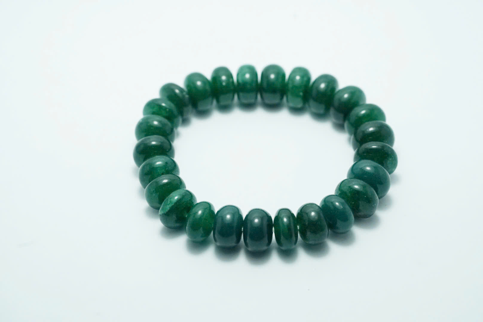 Vòng tay đá cẩm thạch tự nhiên với sắc xanh tươi mát - Ảnh 2