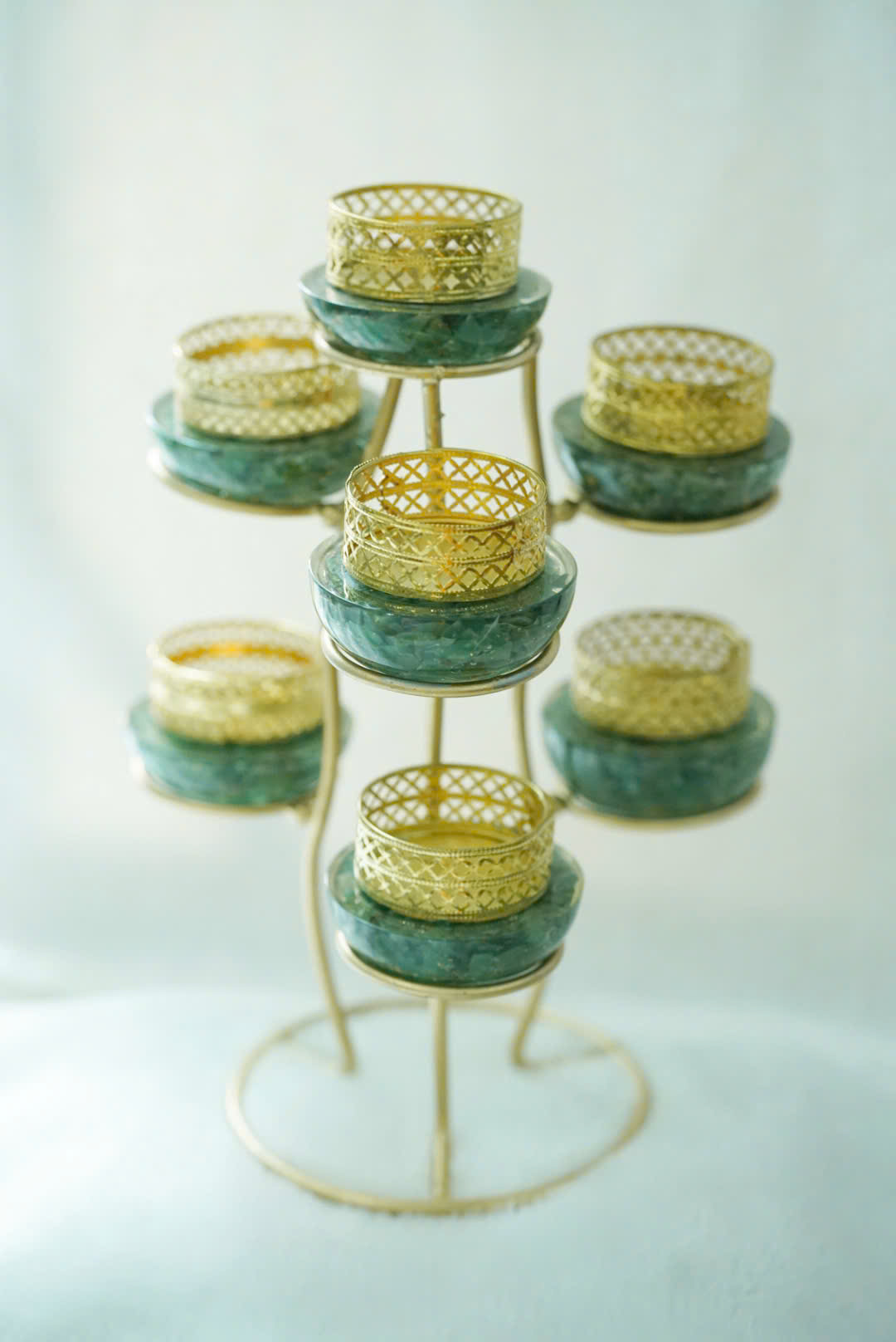 Bộ Đèn Nến Đá Ngọc Lục Bảo – Kiệt Tác Nghệ Thuật Sang Trọng