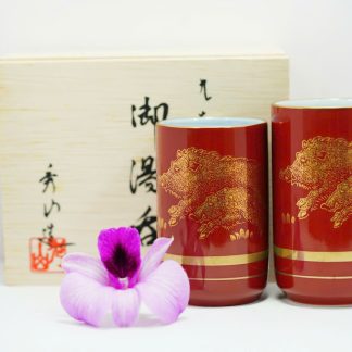 [ HÀNG SECONDHAND ] Bộ Ly Gốm Sứ Secondhand– Họa Tiết Heo Vàng Phát Tài – BGS79