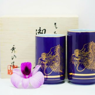 [ HÀNG SECONDHAND ] Bộ Ly Gốm Sứ Secondhand – Họa Tiết Rồng Vàng Quyền Uy – BGS80