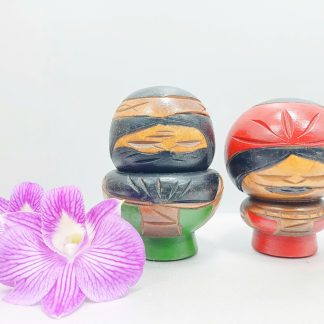 [ HÀNG SECONDHAND ] Cặp Tượng Kokeshi Koropokkuru – Secondhand – BB87